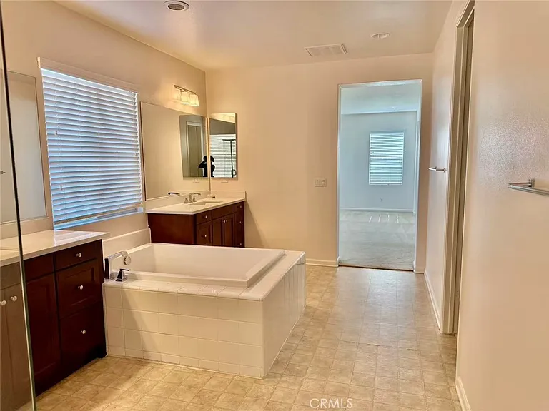 2746 E Wickford St — Photo 15
