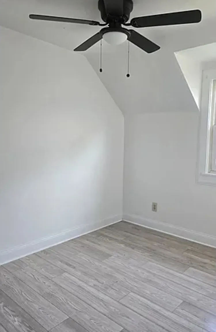 2 bed, $950 — Photo 1