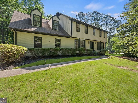 3rd image of 1005 Applecross Dr