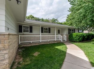 3701 Groves Rd, Bellevue, NE 68147