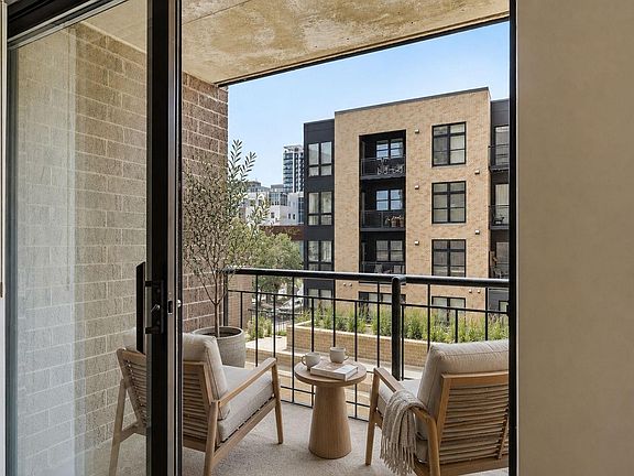 4th image of 401 1st St S #203
