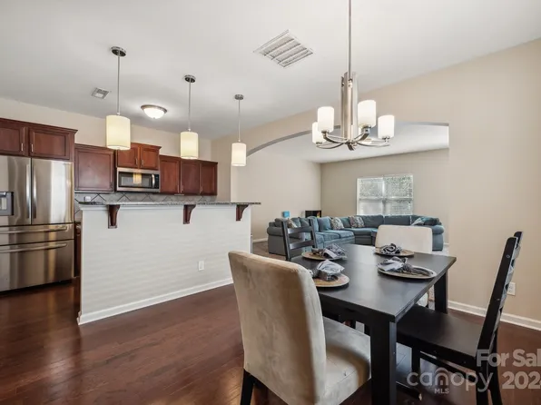 9703 Hanberry Blvd, Charlotte, NC 28213