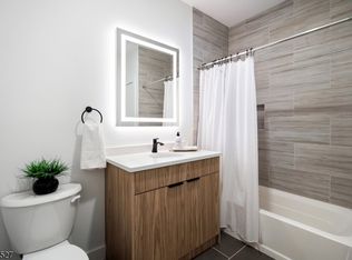 310 W Jersey St #202, Elizabeth, NJ 07202
