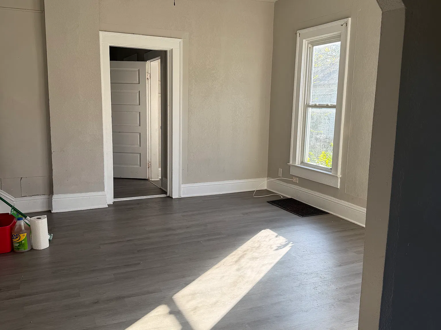3 bed, 1400 sqft, $1,200 — Photo 3