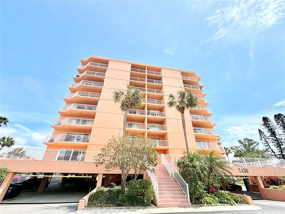 7430 Sunshine Skyway Ln S #501