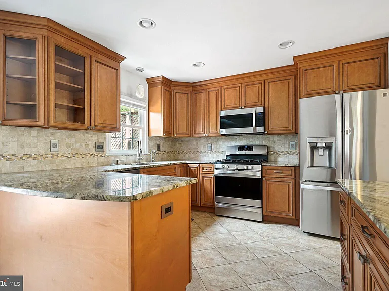 4138 Meadow Field Ct — Photo 6