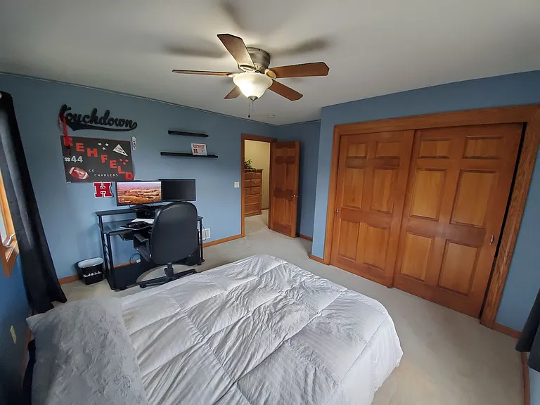 W150N7229 Paseo Ln — Photo 25