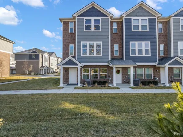 5931 Stella Dr, Troy, MI 48085