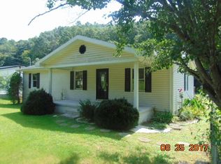 8291 State Route 40 W, Oil Springs, KY 41238