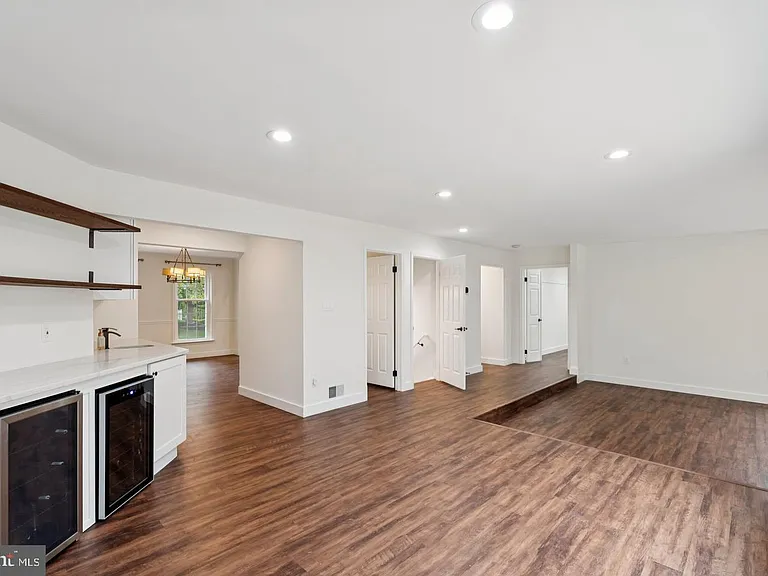 1291 Mason Mill Ct — Photo 11