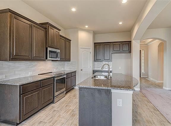 4th image of 704 Speckled Alder Dr
