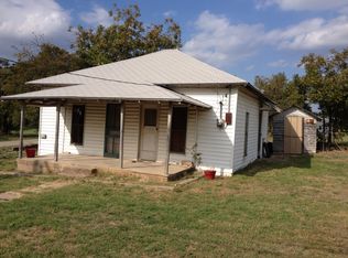 601 E Hill St, Hamilton, TX 76531