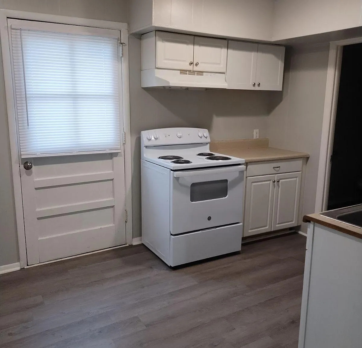 2 bed, 885 sqft, $949 — Photo 1