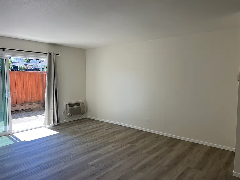 3499 Norton Way #13 — Photo 8