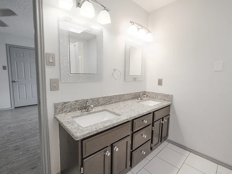 3636 Dexter Ave #3638 — Photo 8