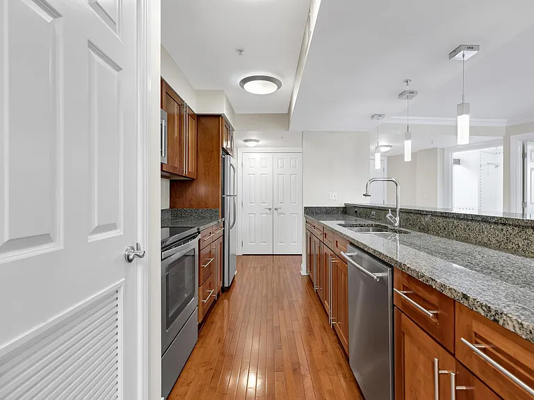 1020 Pennsylvania Ave SE #102 — Photo 8
