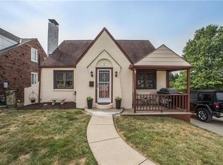 2 Windridge Dr, Pittsburgh, PA 15227