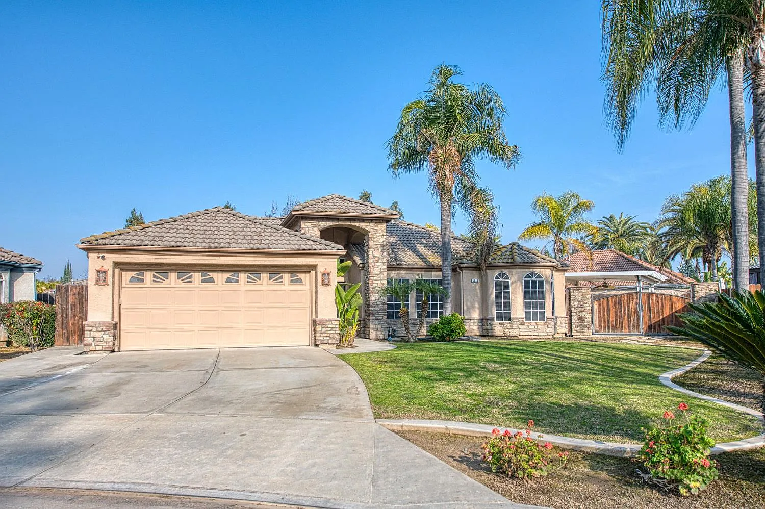 6246 N Capri Ct photo 1
