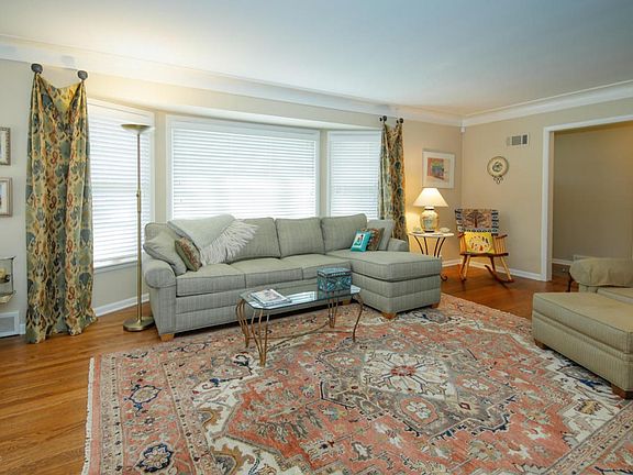 2210 Chevy Chase-104