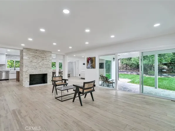 16755 Oak View Dr, Encino, CA 91436