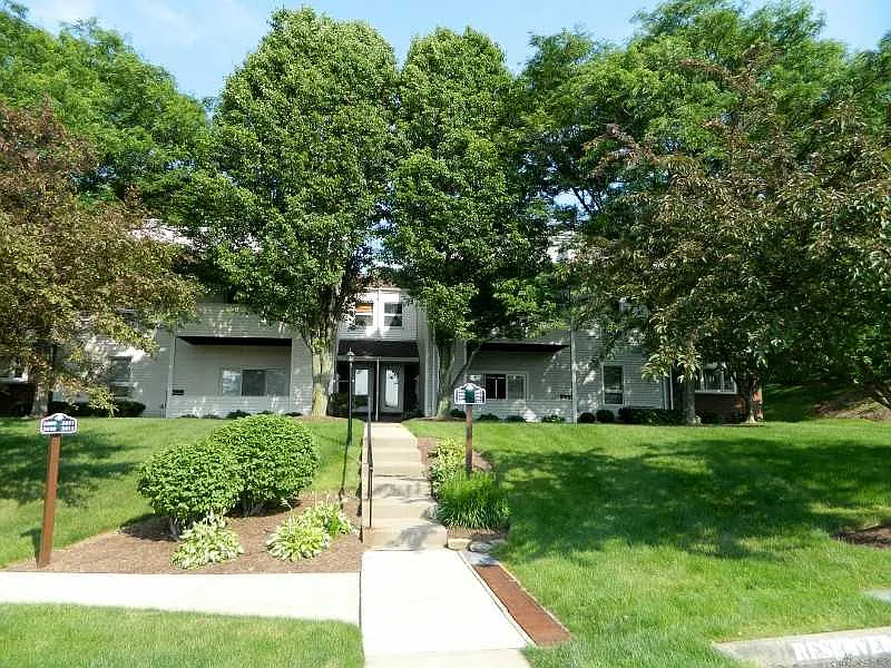 2402 Kenzie Dr photo 1