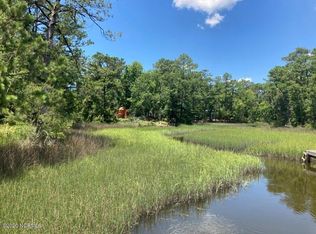 76 Hughes Road, Hampstead, NC 28443