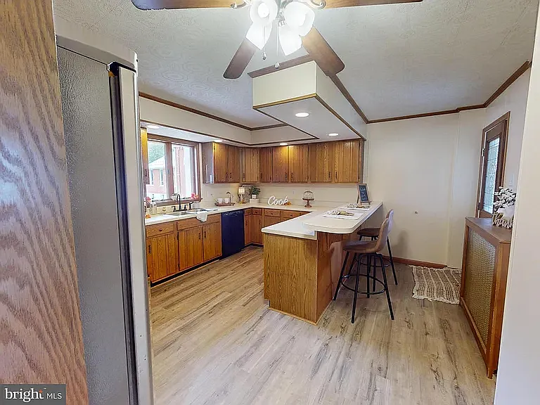 115 Penn St #A — Photo 13