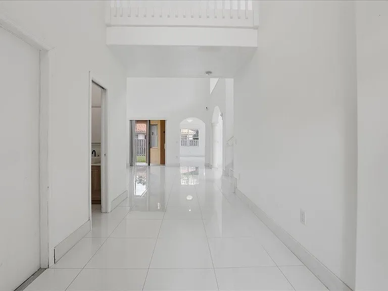 3802 SW 165th Ter — Photo 11
