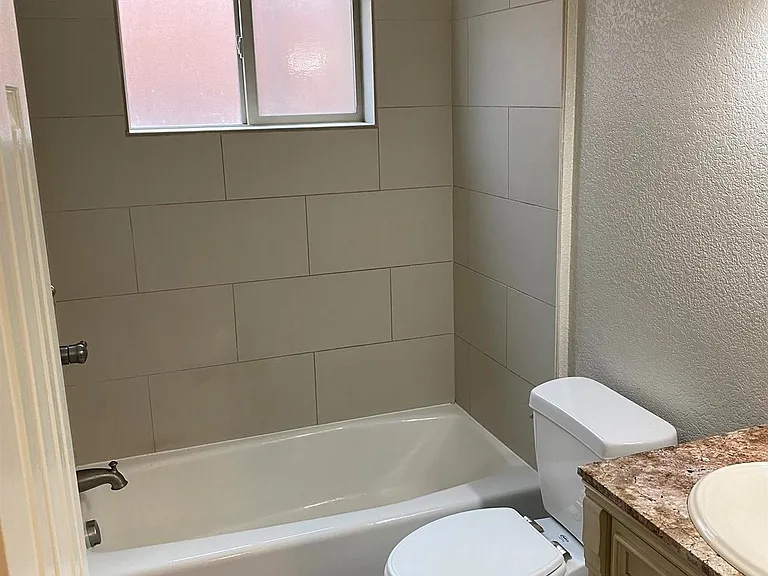 The Pearl Apartments — Photo 14