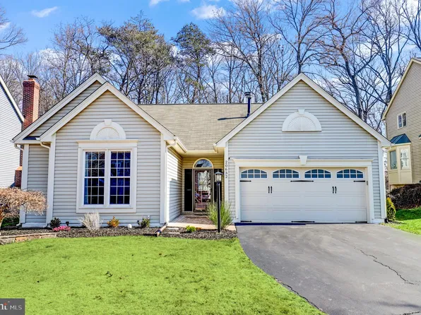20632 Parkside Cir, Sterling, VA 20165