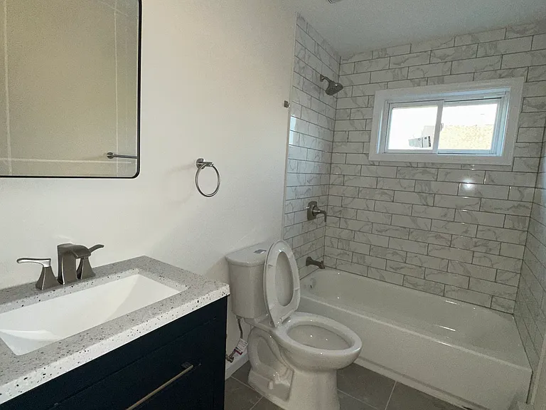 596 E Main St #1 — Photo 7