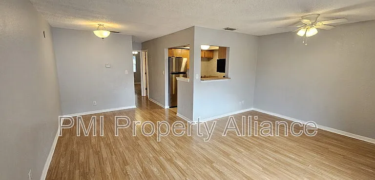 302 Lewfield Cir — Photo 1