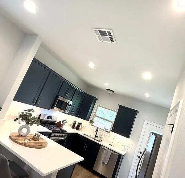 106 Lightbourne Dr — Photo 6