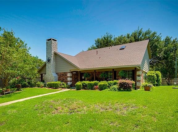 2nd image of 1800 Roxton Ct