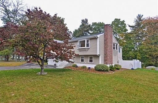 3rd image of 10 Treeland Dr