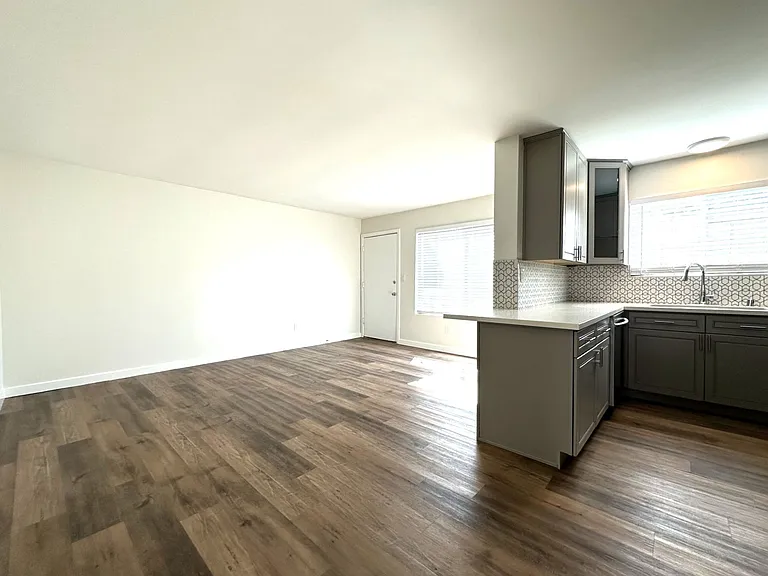 4460 Mississippi St #8 — Photo 5