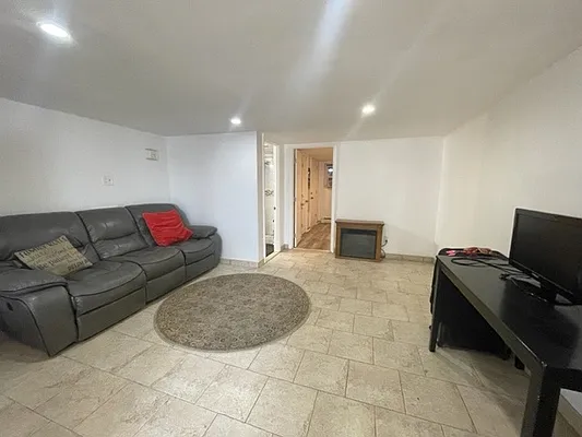 Rented by URBAN UTOPIA REALTY LLC | media 5