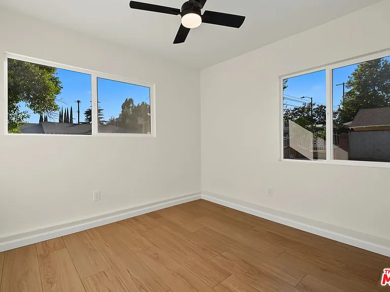 11510 Fenton Ave — Photo 7