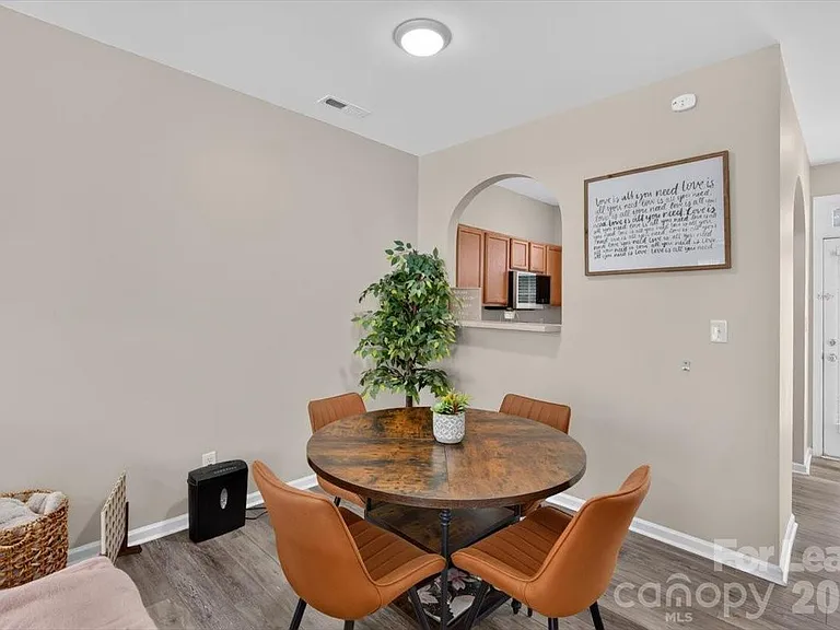 5705 Erin Dr — Photo 6