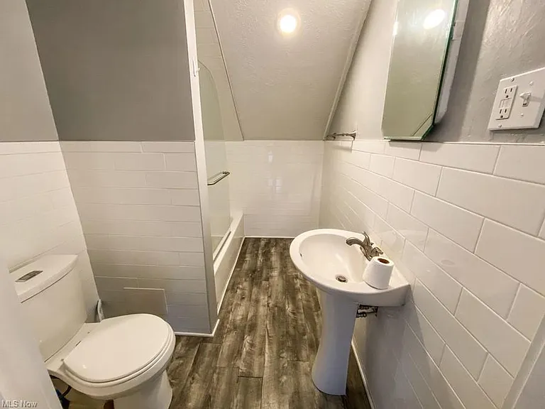 5816 Madison Ave — Photo 7