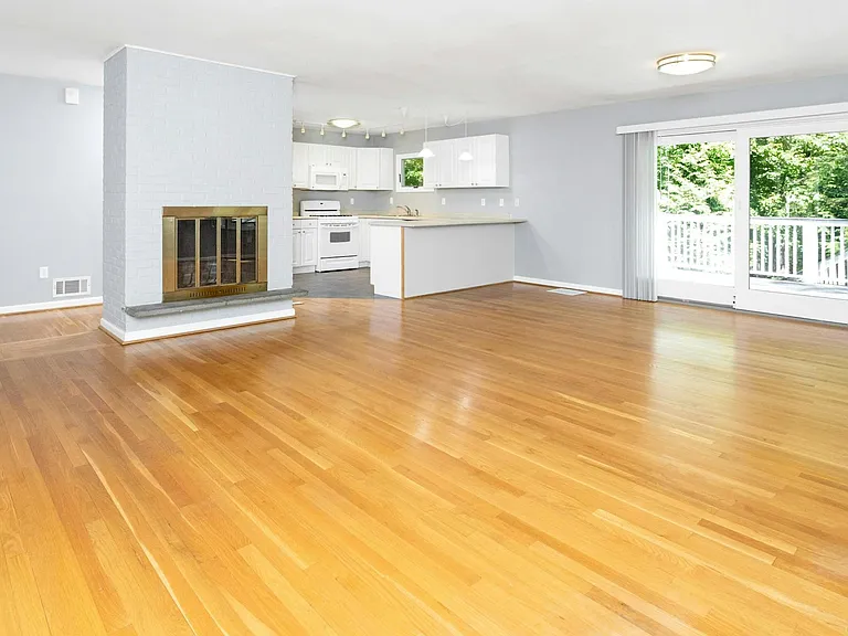 5 Wakerobin Rd — Photo 4