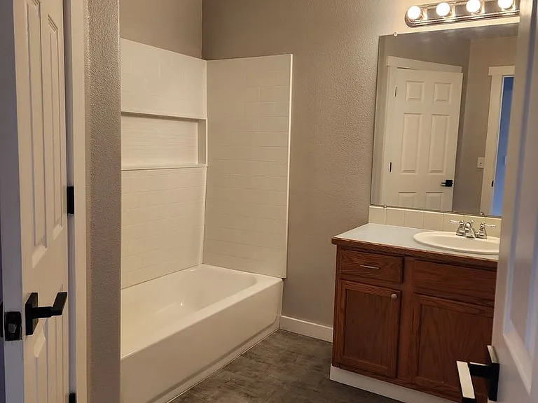 1416 S Skyline Dr — Photo 14