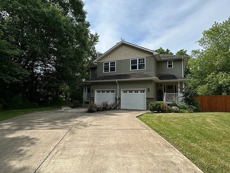 2851 Washington Ave — Photo 1