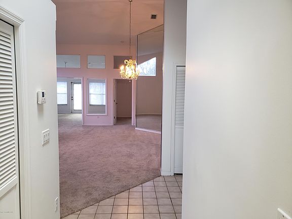 4th image of 826 Oakwood Dr #826