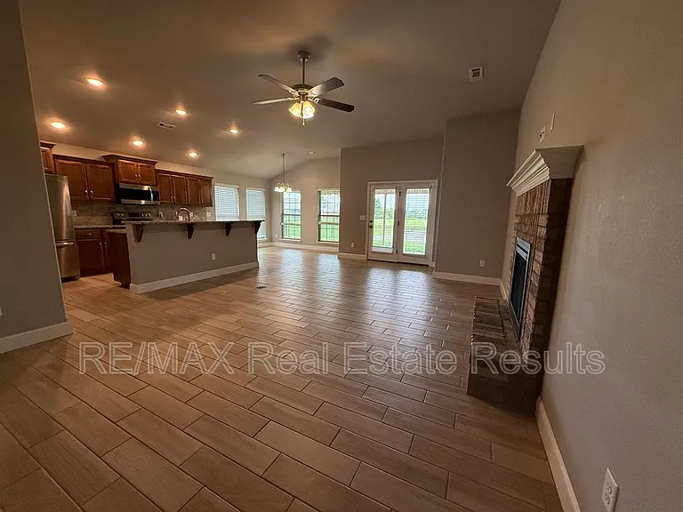 700 Gala Cir — Photo 5