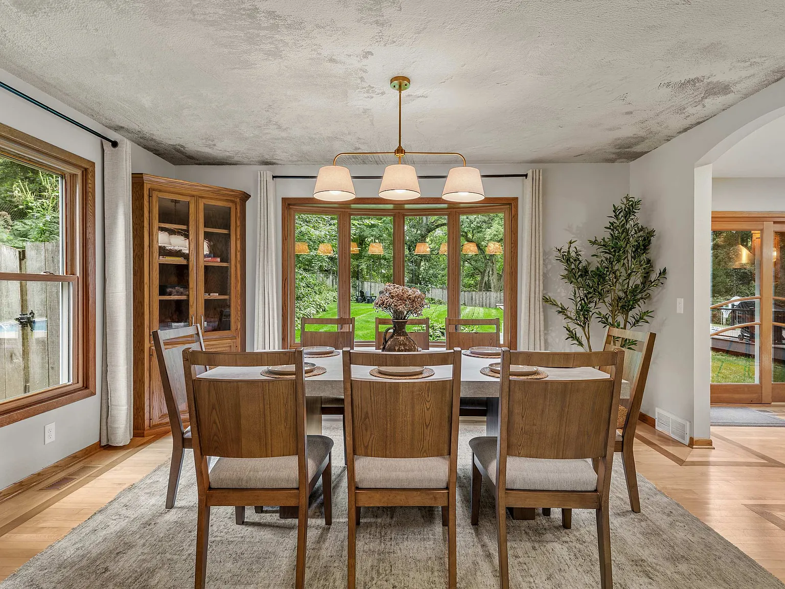 4 bed, 3200 sqft, $4,000 — Photo 4