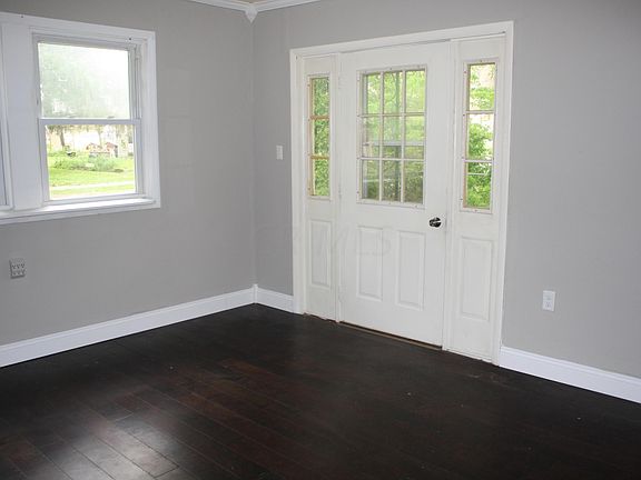 3rd image of 903 Park Ave