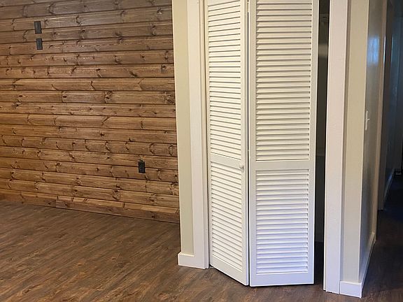 Storage/coat closet