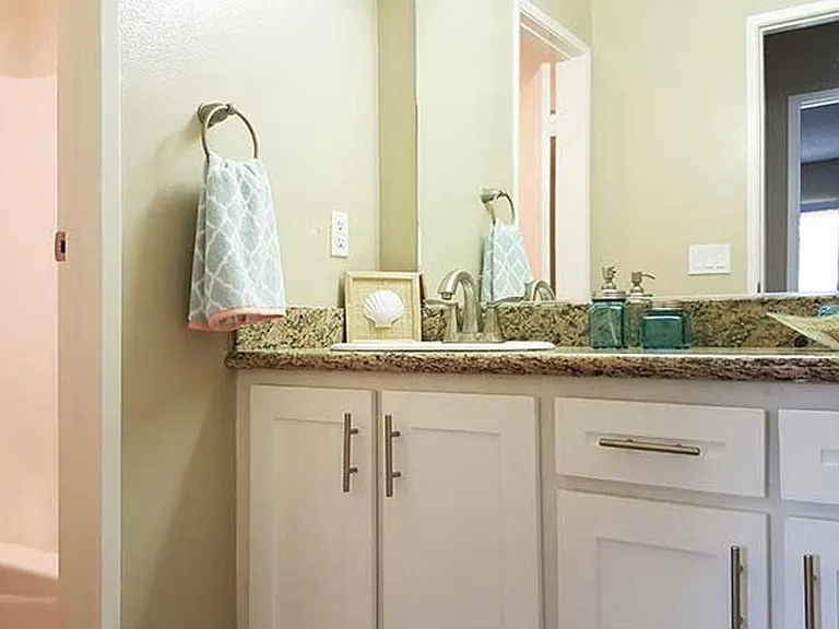 Shadow Mountain Apartments — Photo 19