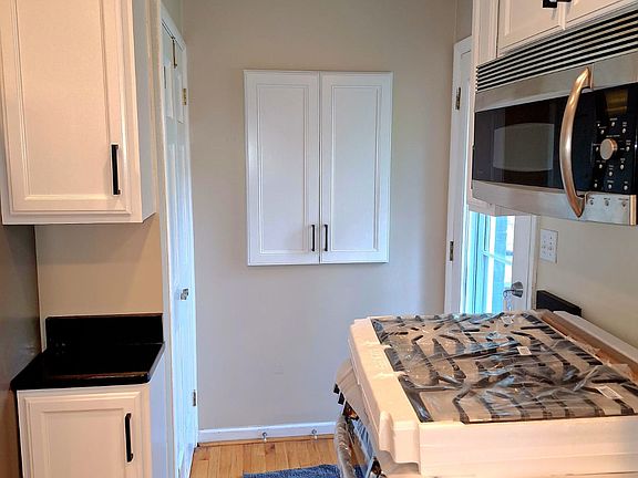 2nd image of 416 Maryland Ave #2